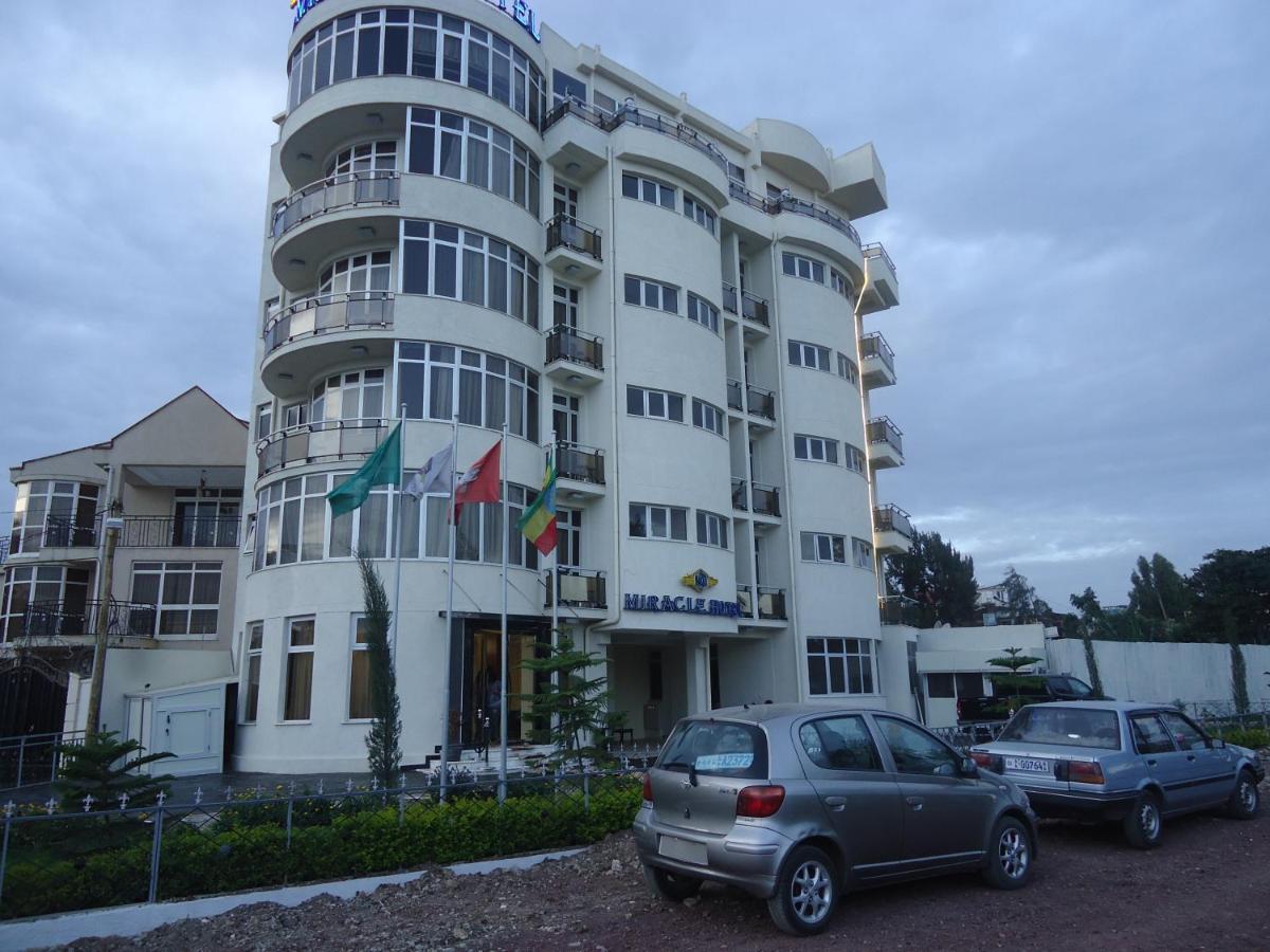 Miracle Hotel Addis Abeba Buitenkant foto