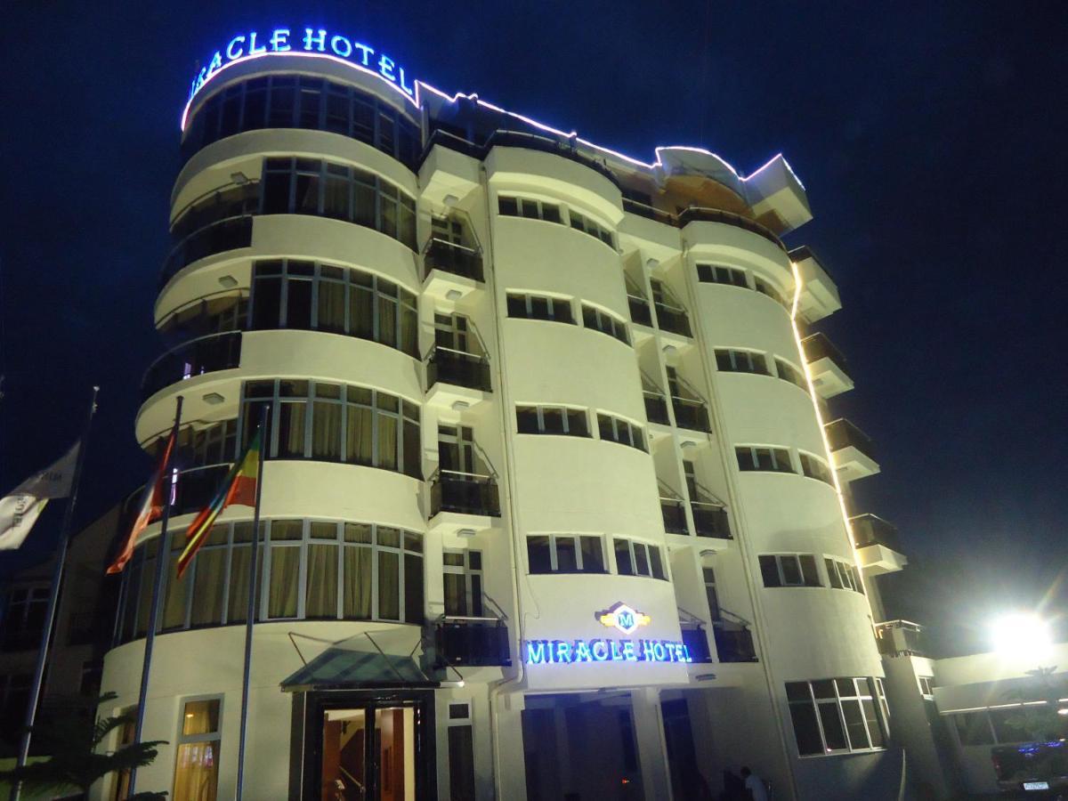 Miracle Hotel Addis Abeba Buitenkant foto