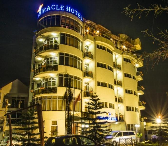 Miracle Hotel Addis Abeba Buitenkant foto