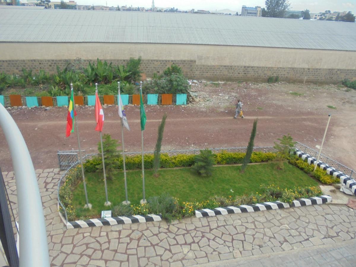 Miracle Hotel Addis Abeba Buitenkant foto