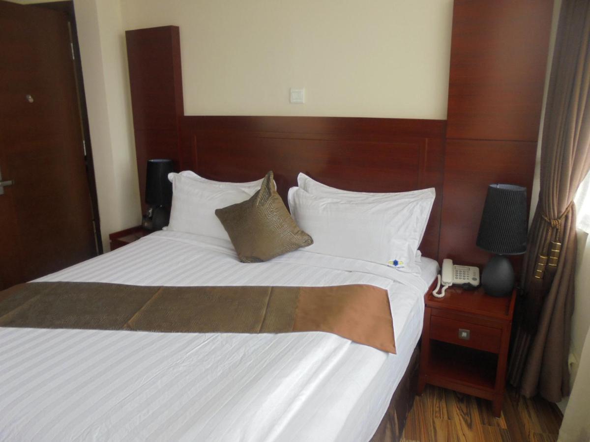 Miracle Hotel Addis Abeba Buitenkant foto