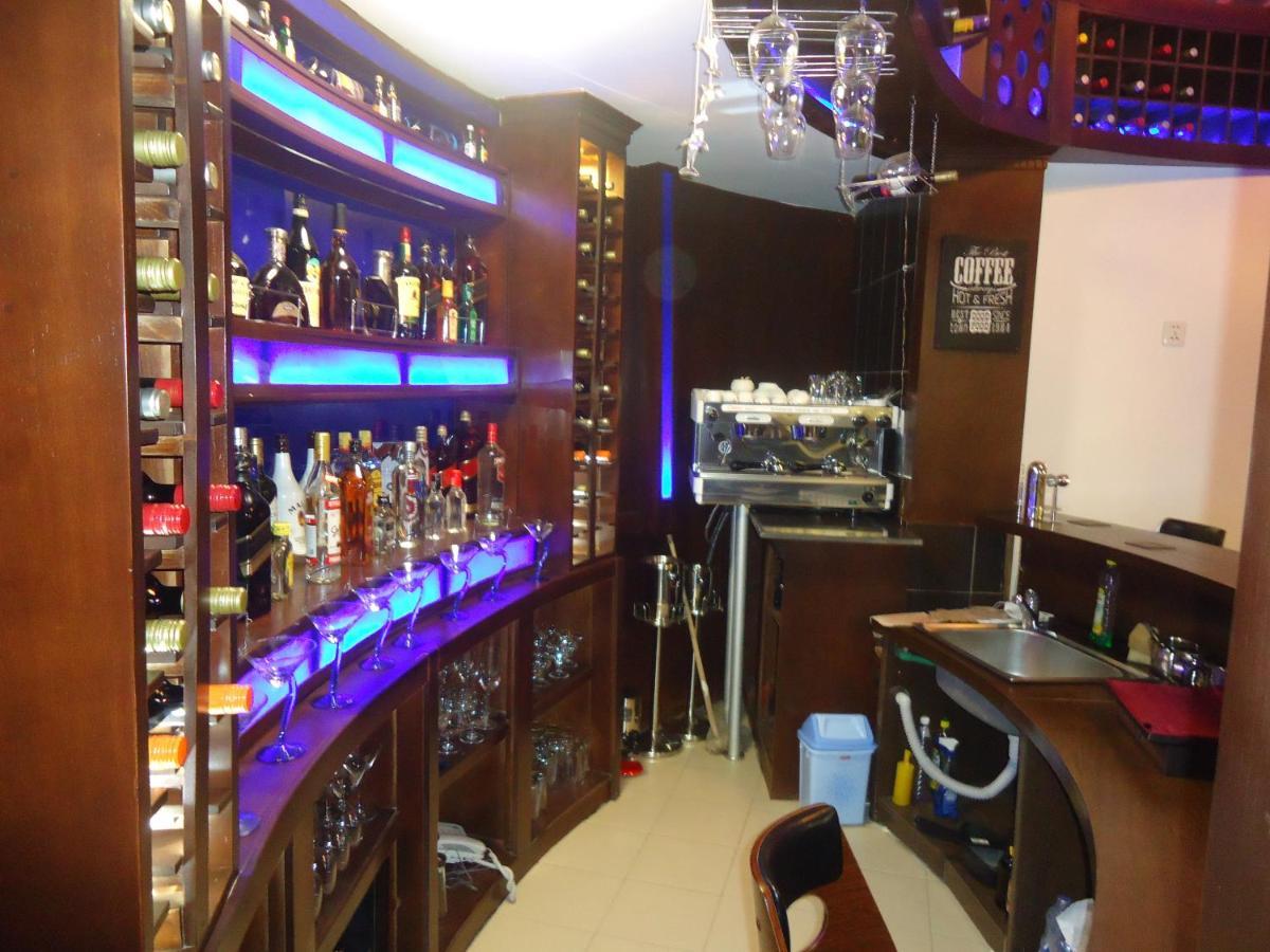 Miracle Hotel Addis Abeba Buitenkant foto