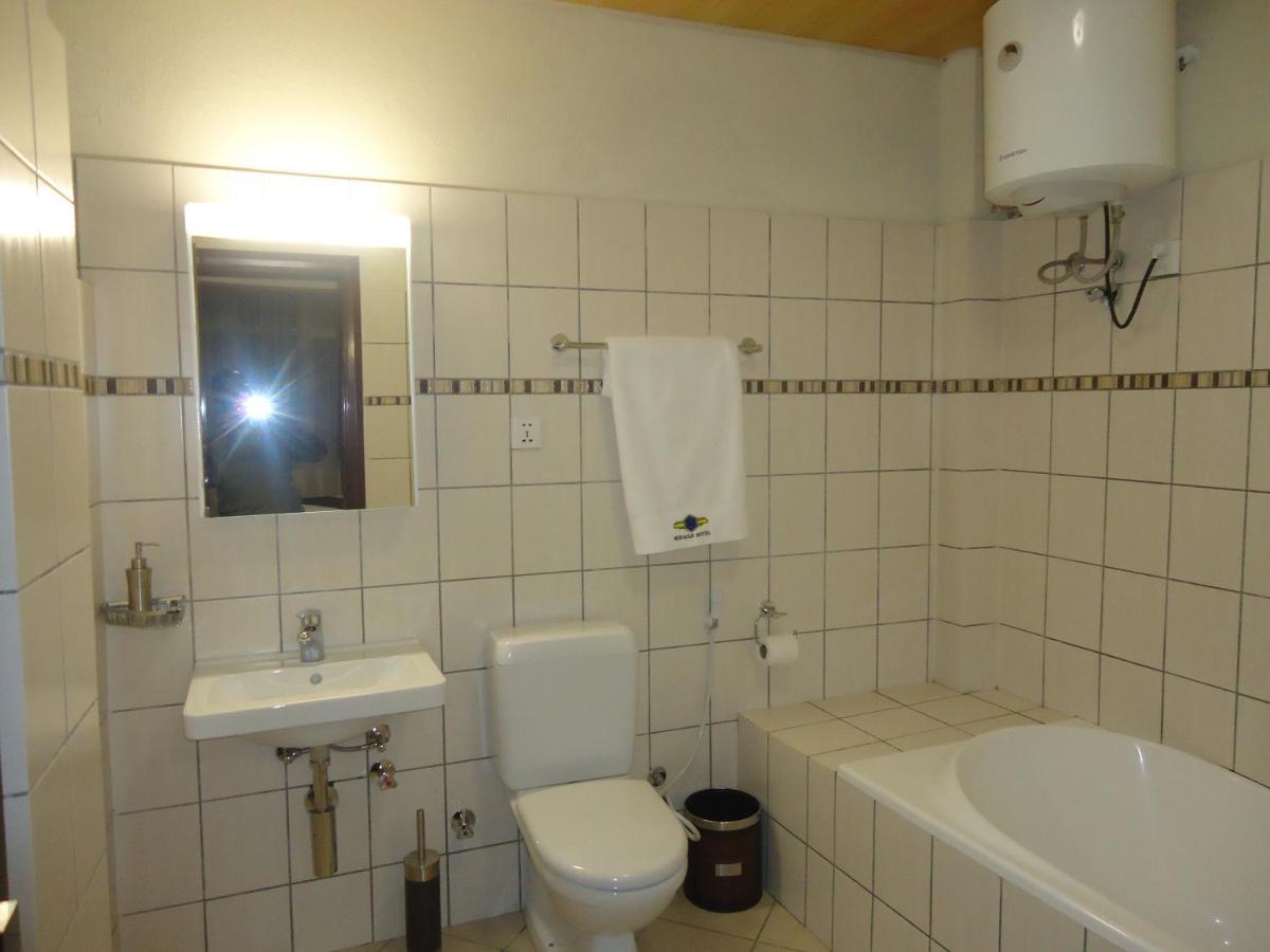 Miracle Hotel Addis Abeba Buitenkant foto