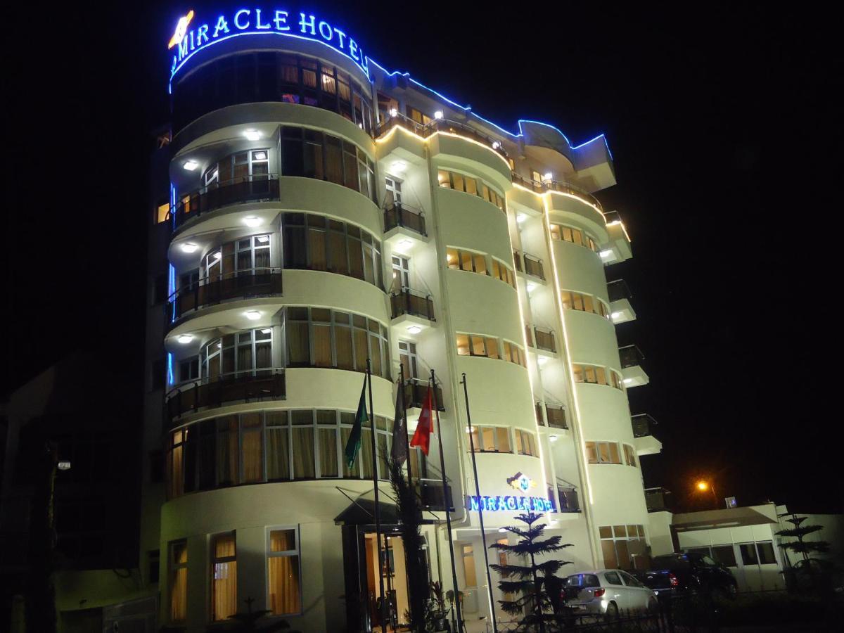 Miracle Hotel Addis Abeba Buitenkant foto