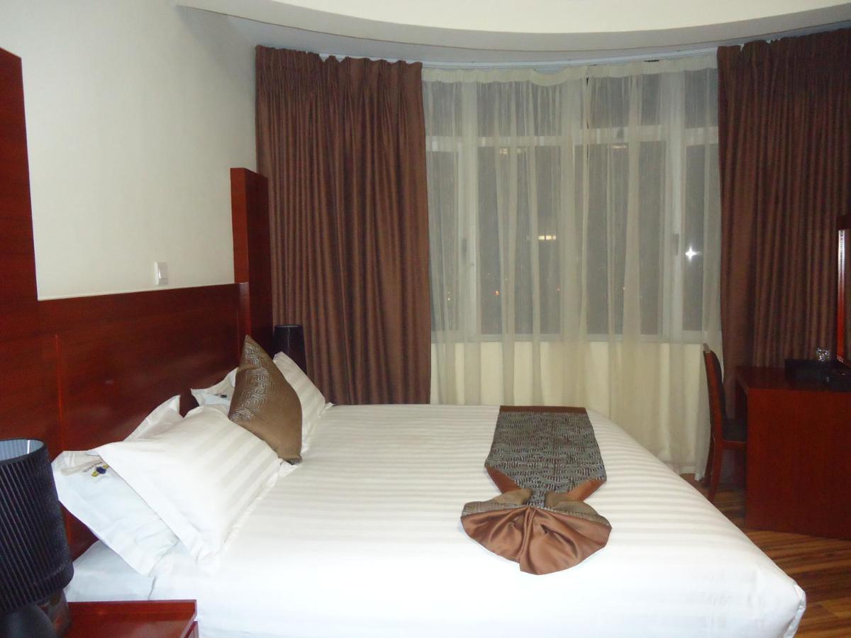 Miracle Hotel Addis Abeba Buitenkant foto